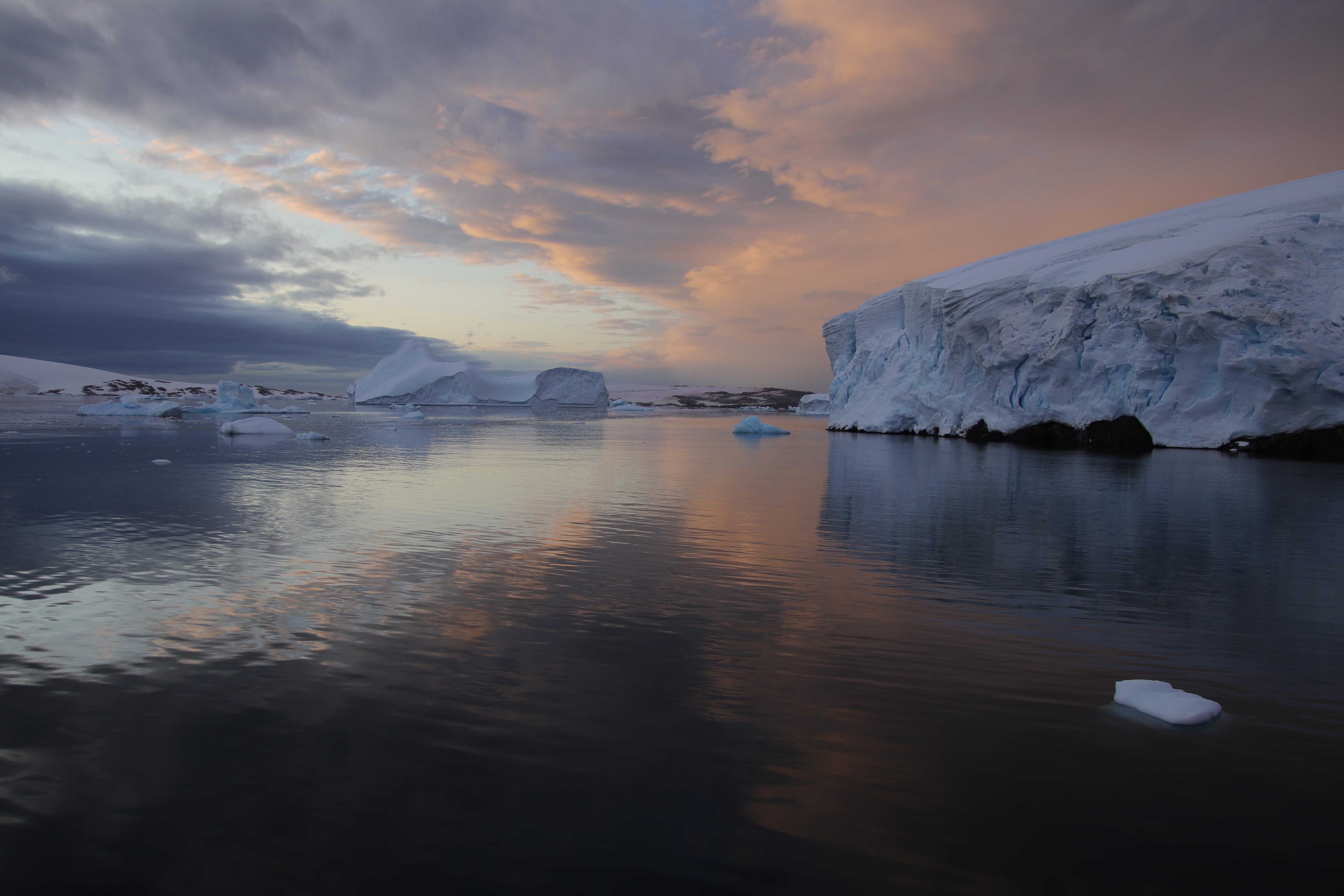 Pleneau Bay sunset