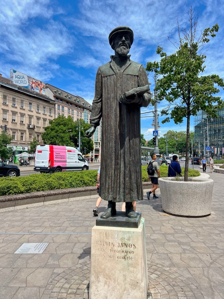 statue of John Calvin
