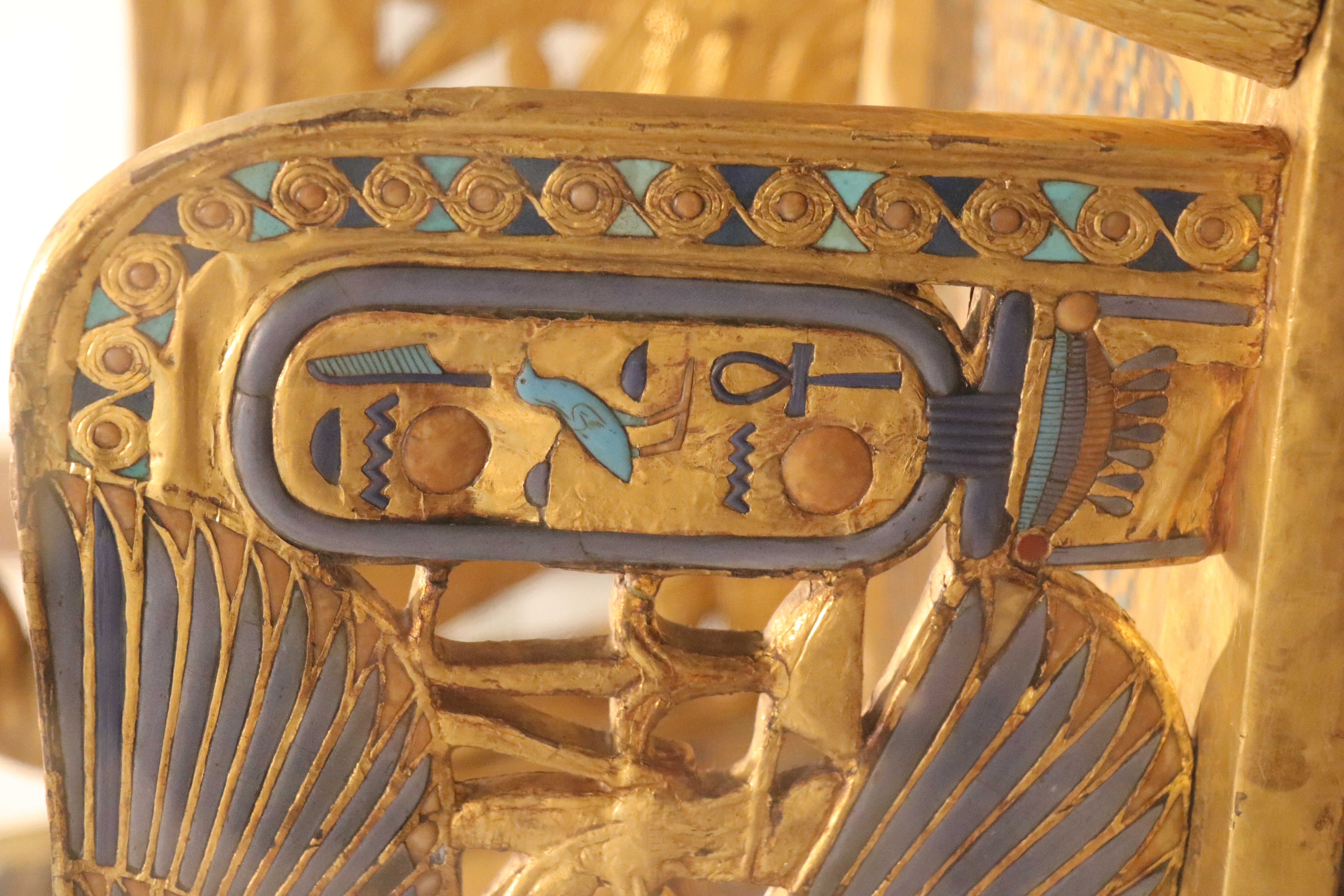 Tutankhamen&rsquo;s throne showing his cartouche