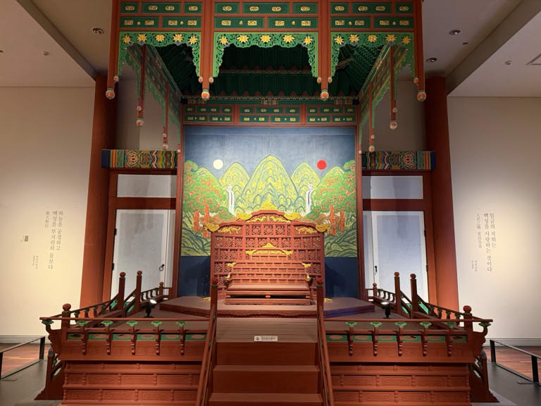Royal Throne from Guenjeongjeon Hall in Geyongbokgung Palace