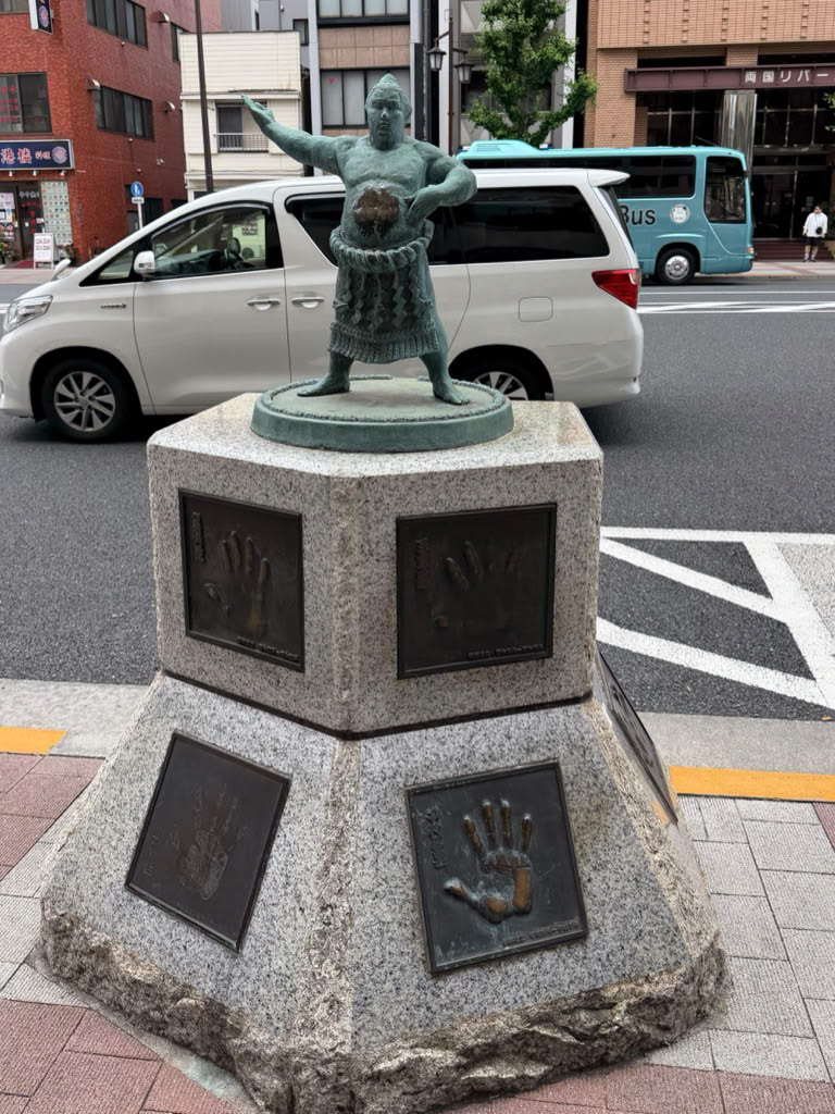 Sumo statue