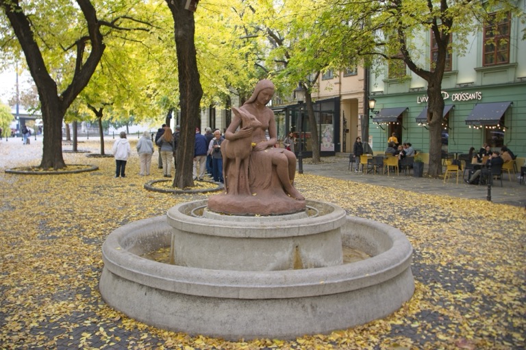 Girl with a Deer fountain