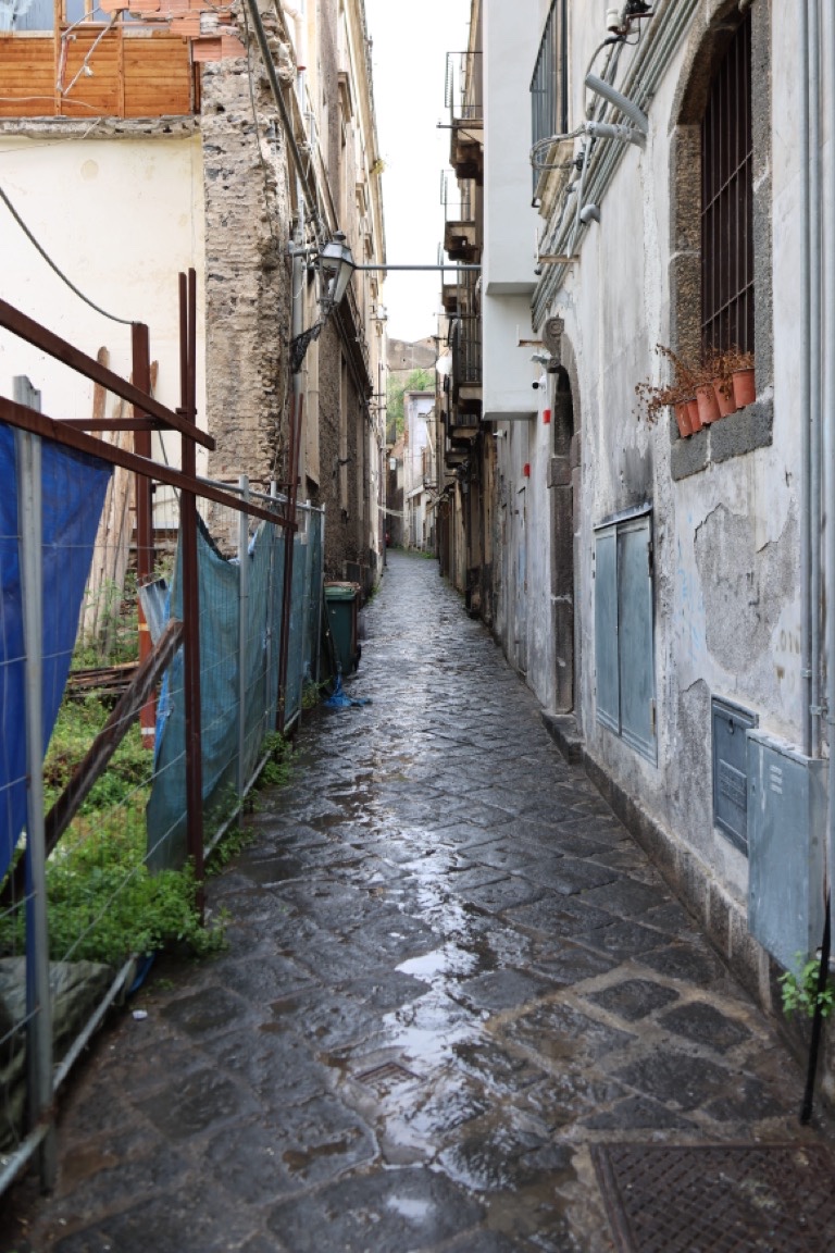 Narrow alley