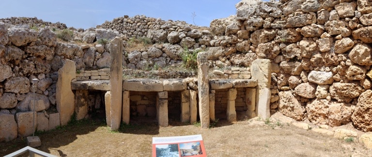 Inside Ġgantija