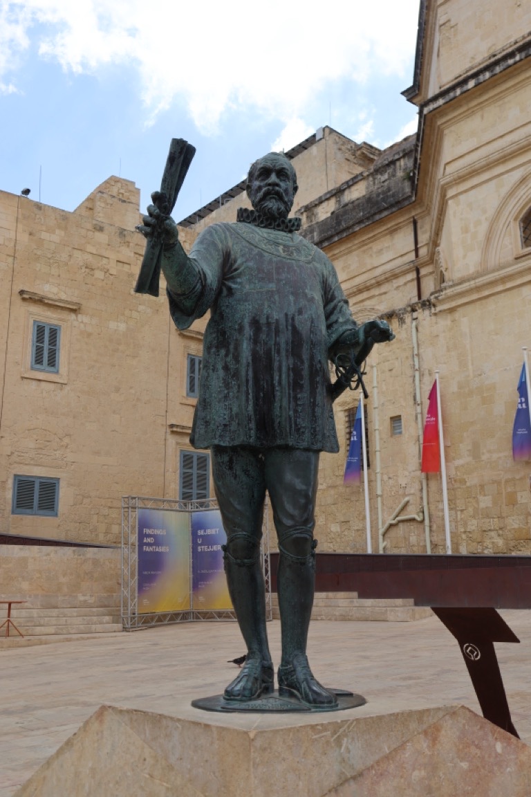 Statue of Jean Valletta