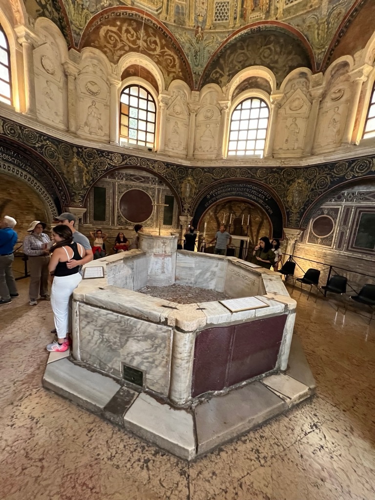 Neonian Baptistery